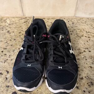 Under Armour Women's size 9 Black and White Running Shoes